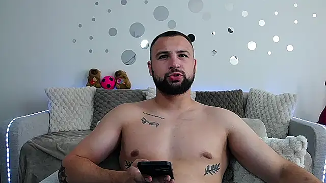 Snapshot of liam_studd chatting on 07-03-26, 04:08 liam studd online show from 07-03-26, 04:08