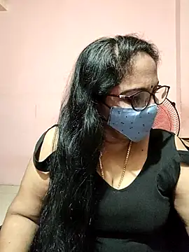 Snapshot of Luckybb-36 chatting on 07-08-26, 04:44 Luckybb-36 online show from 07-08-26, 04:44