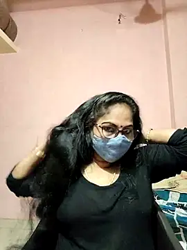 Snapshot of Luckybb-36 chatting on 07-10-26, 01:58 Luckybb-36 online show from 07-10-26, 01:58