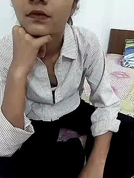 nadiya khan  online show from 07-06-26, 05:26