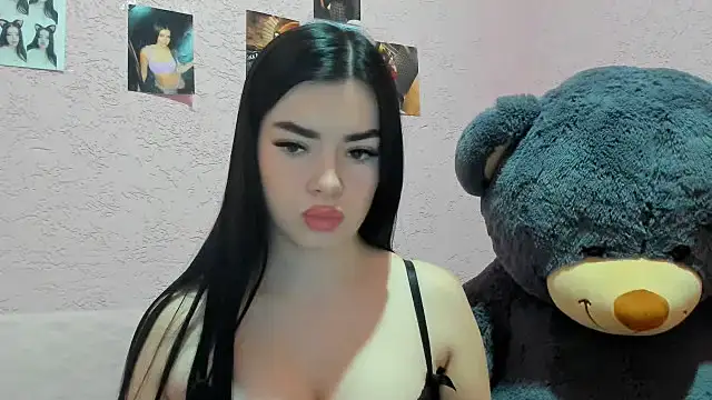 Snapshot of Alina9732 chatting on 07-10-26, 01:03 Alina9732 online show from 07-10-26, 01:03