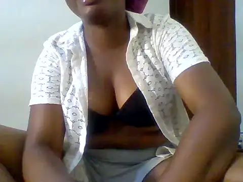 Snapshot of Vell_boobby chatting on 07-10-26, 01:47 Vell boobby online show from 07-10-26, 01:47