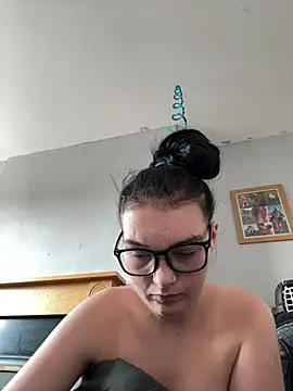 Snapshot of sweetpippa_ chatting on 07-16-26, 10:21 sweetpippa online show from 07-16-26, 10:21