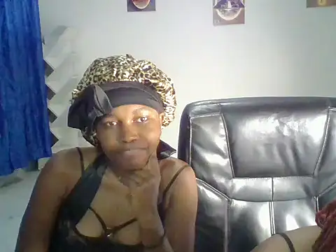 Snapshot of seduction_05 chatting on 07-11-26, 01:30 seduction 05 online show from 07-11-26, 01:30