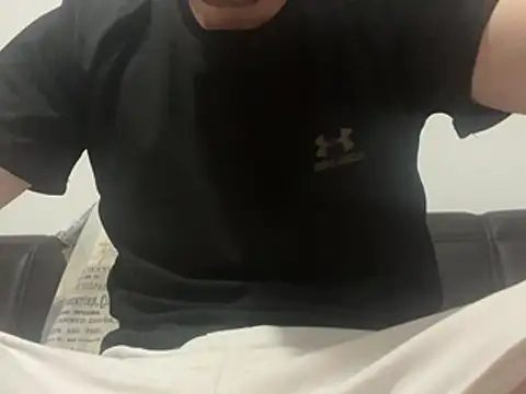 Snapshot of Emreq00 chatting on 07-14-26, 04:23 Emreq00 online show from 07-14-26, 04:23
