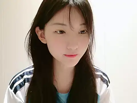 Snapshot of miumikkkki chatting on 07-17-26, 04:34 miumikkkki online show from 07-17-26, 04:34