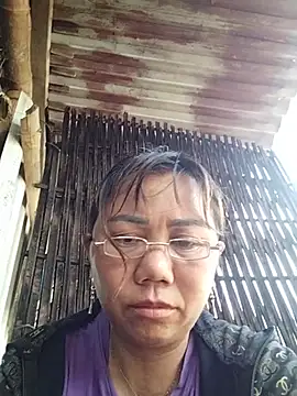 Snapshot of Mai-lingg chatting on 07-07-26, 02:47 Mai-lingg online show from 07-07-26, 02:47