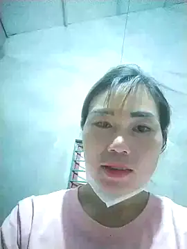 Snapshot of quyquy01 chatting on 07-09-26, 04:22 quyquy01 online show from 07-09-26, 04:22