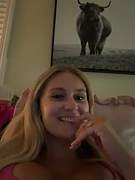 Snapshot of DaisyMonroexoxo chatting on 07-12-26, 02:46 DaisyMonroexoxo online show from 07-12-26, 02:46