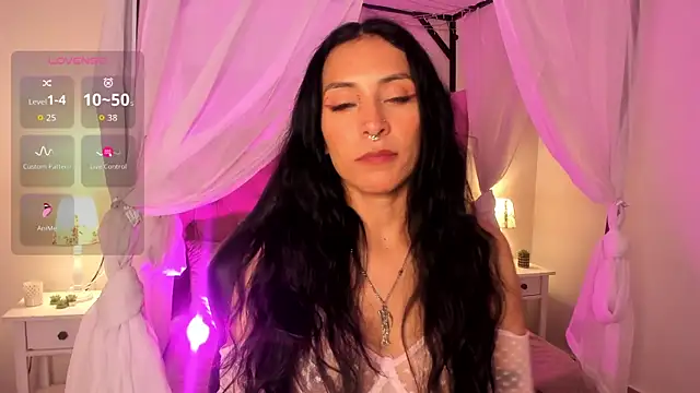 Snapshot of Raia_Martin chatting on 07-10-26, 05:56 Raia Martin online show from 07-10-26, 05:56