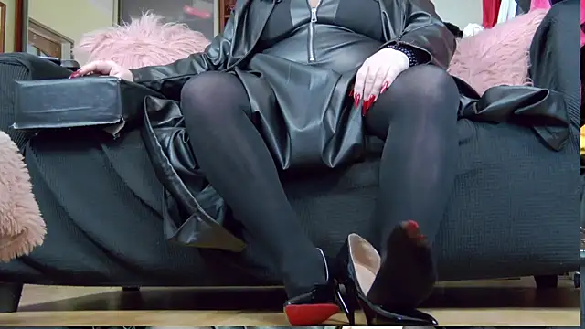 Snapshot of KaryQueen chatting on 01-06-26, 04:16 KaryQueen online show from 01-06-26, 04:16