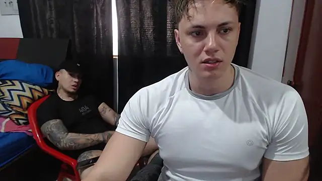 Snapshot of kike_energy chatting on 09-21-25, 04:19 kike energy online show from 09-21-25, 04:19