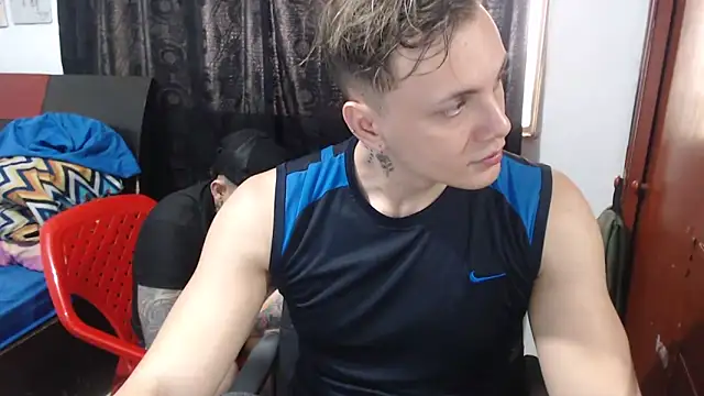 Snapshot of kike_energy chatting on 09-30-25, 04:01 kike energy online show from 09-30-25, 04:01