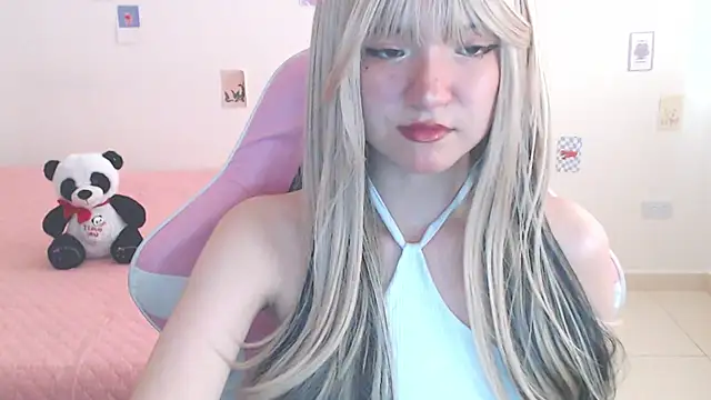 Snapshot of SweetSkyy_1 chatting on 07-10-26, 10:34 SweetSkyy 1 online show from 07-10-26, 10:34