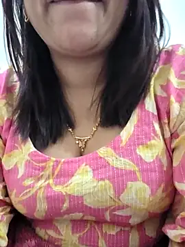 Snapshot of Motomoto8989 chatting on 07-17-26, 12:23 Motomoto8989 online show from 07-17-26, 12:23