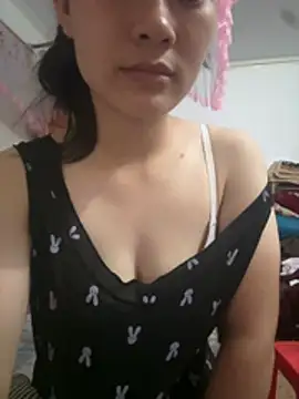 Snapshot of -Yeri- chatting on 07-20-26, 10:39 -Yeri- online show from 07-20-26, 10:39