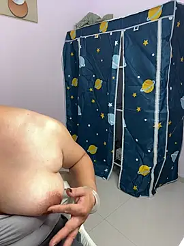 Snapshot of huangjinye188 chatting on 07-20-26, 01:46 huangjinye188 online show from 07-20-26, 01:46