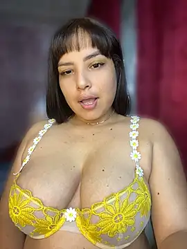 Snapshot of Mia_Bigtits chatting on 07-17-26, 09:19 Mia Bigtits online show from 07-17-26, 09:19