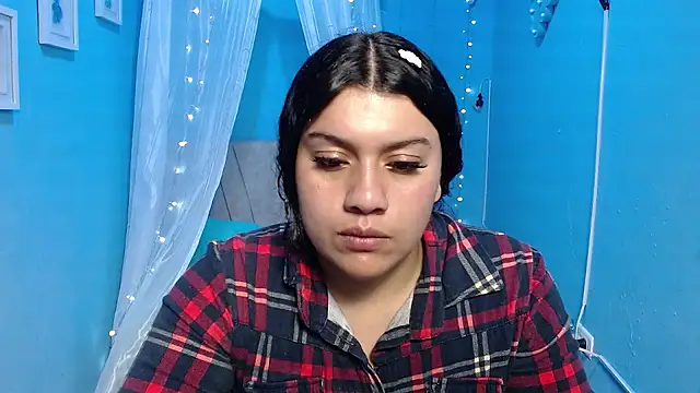 Snapshot of Solveig_roisin chatting on 07-16-26, 01:06 Solveig roisin online show from 07-16-26, 01:06