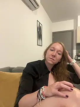 Snapshot of EmmaaFit chatting on 07-15-26, 05:07 EmmaaFit online show from 07-15-26, 05:07