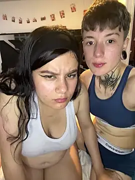 Snapshot of Couple_Rainbow chatting on 08-02-26, 02:21 Couple Rainbow online show from 08-02-26, 02:21