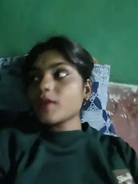 Snapshot of Shivani__sharmaa chatting on 08-01-26, 02:05 Shivani sharmaa online show from 08-01-26, 02:05