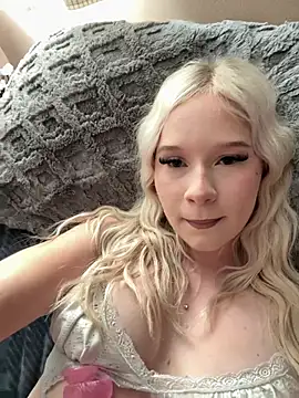 Chloebabyluv online show from 07-14-26, 01:08