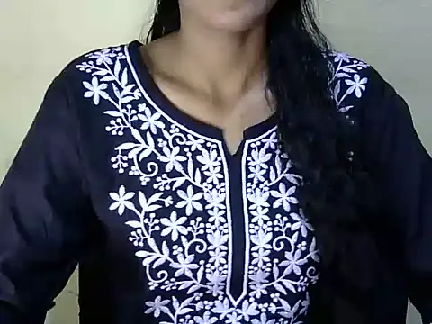 Snapshot of Hayat_K chatting on 07-13-26, 03:37 Hayat K online show from 07-13-26, 03:37