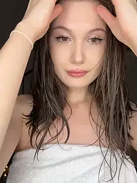 Snapshot of chiarahoney12 chatting on 07-16-26, 11:22 chiarahoney12 online show from 07-16-26, 11:22