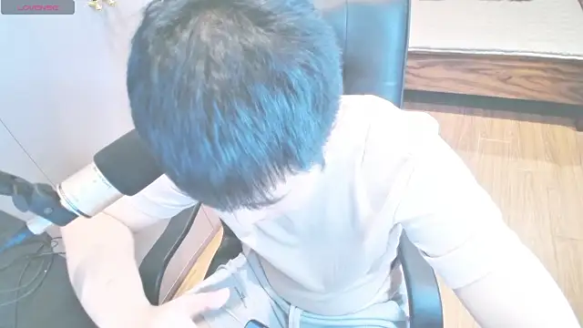 xiaoxiao-666 online show from 08-02-26, 04:38