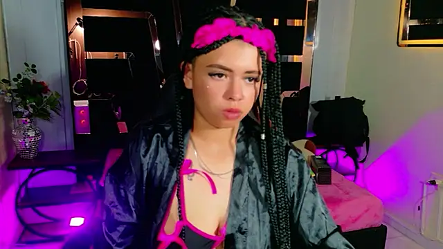 lunabustygirl2 online show from 08-05-26, 04:59