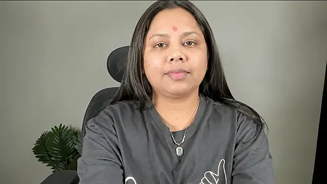 Snapshot of Varsha-ji767 chatting on 07-16-26, 07:53 Varsha-ji767 online show from 07-16-26, 07:53