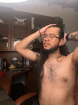 Snapshot of NurNikolao chatting on 07-17-26, 05:14 NurNikolao online show from 07-17-26, 05:14