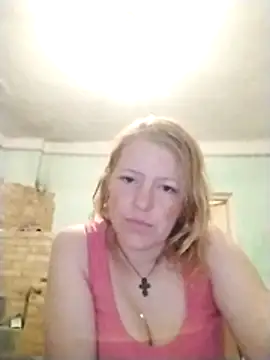 Snapshot of Ali-kis chatting on 07-20-26, 08:22 Ali-kis online show from 07-20-26, 08:22