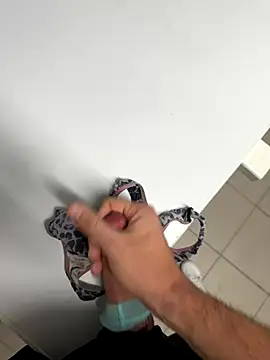 swissboy22 online show from 10-18-25, 12:28