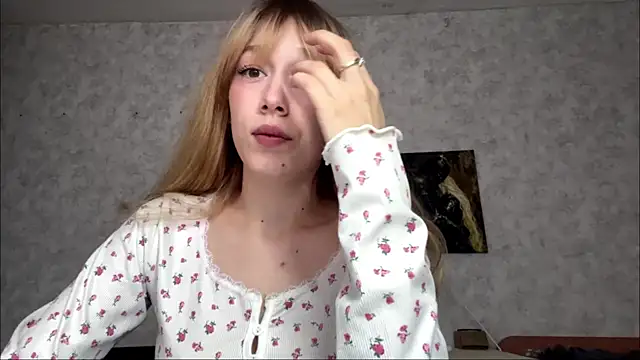 AriaFlyFerrari online show from 07-22-26, 07:00