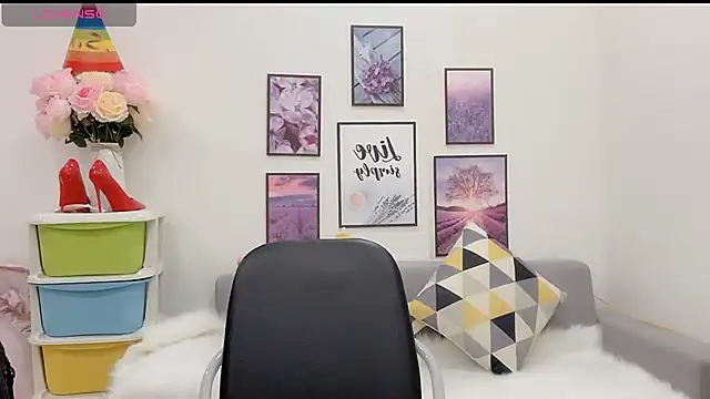 Snapshot of Katy_Bae chatting on 01-17-25, 10:00 Katy Bae online show from 01-17-25, 10:00