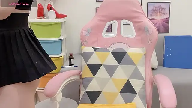 Snapshot of Katy_Bae chatting on 02-27-25, 03:25 Katy Bae online show from 02-27-25, 03:25