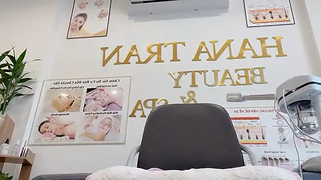 Snapshot of Katy_Bae chatting on 10-08-25, 04:10 Katy Bae online show from 10-08-25, 04:10