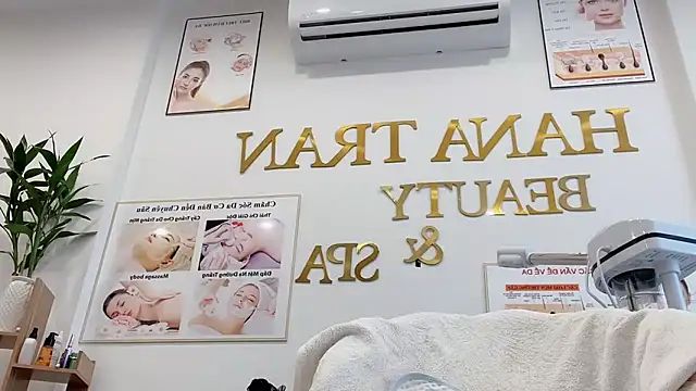 Snapshot of Katy_Bae chatting on 10-11-25, 04:01 Katy Bae online show from 10-11-25, 04:01