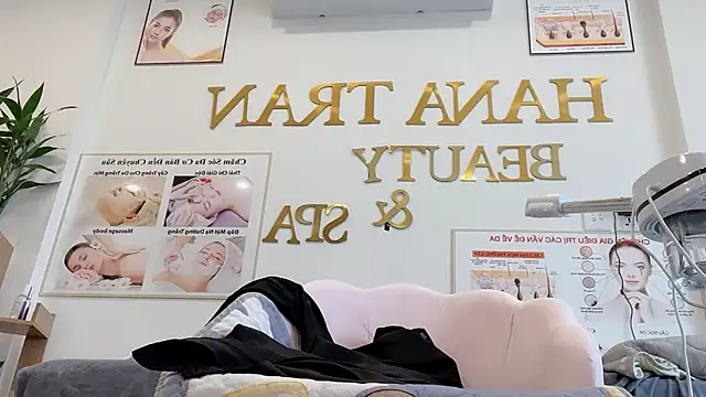 Snapshot of Katy_Bae chatting on 10-17-25, 04:37 Katy Bae online show from 10-17-25, 04:37