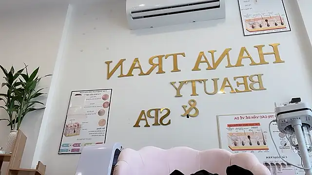 Snapshot of Katy_Bae chatting on 10-25-25, 05:37 Katy Bae online show from 10-25-25, 05:37