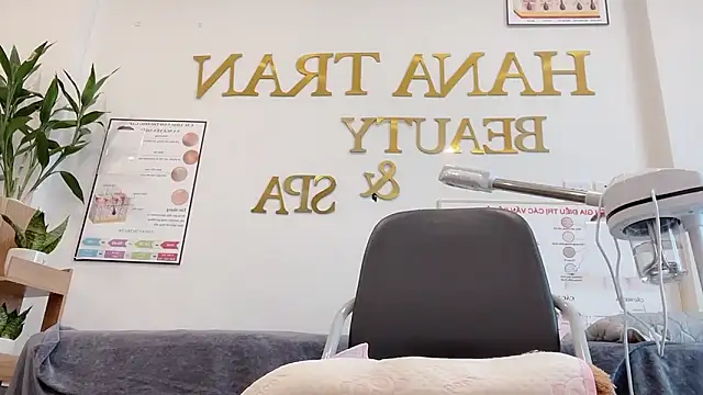 Snapshot of Katy_Bae chatting on 11-19-25, 04:34 Katy Bae online show from 11-19-25, 04:34