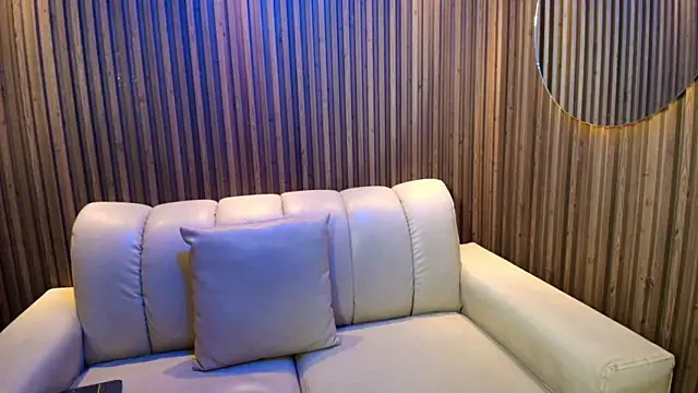 Snapshot of sophie_bloom9 chatting on 08-03-26, 02:54 sophie bloom9 online show from 08-03-26, 02:54