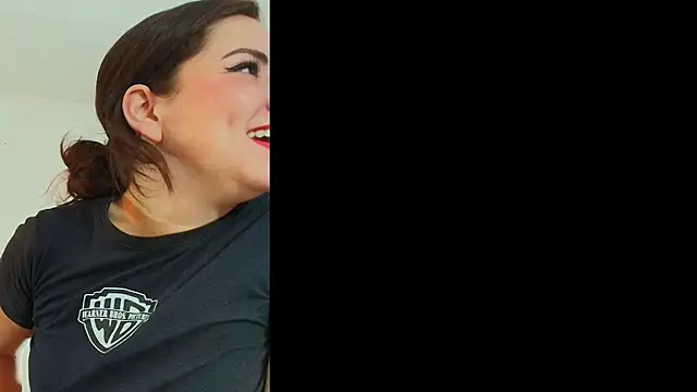 Julianna SX online show from 07-27-26, 12:34
