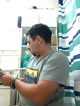 Snapshot of robredoj chatting on 12-18-25, 08:59 robredoj online show from 12-18-25, 08:59