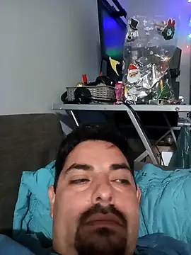 Snapshot of robredoj chatting on 12-22-25, 01:02 robredoj online show from 12-22-25, 01:02