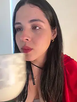 Snapshot of IvyValentine chatting on 10-25-25, 08:03 IvyValentine online show from 10-25-25, 08:03