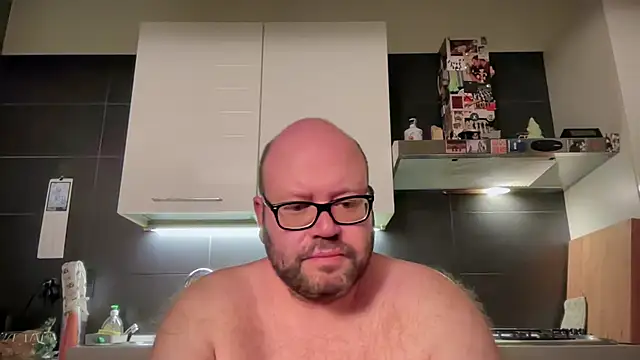 Snapshot of theitalianbear chatting on 07-12-26, 02:35 theitalianbear online show from 07-12-26, 02:35