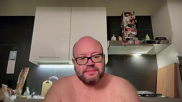 Snapshot of theitalianbear chatting on 07-15-26, 02:28 theitalianbear online show from 07-15-26, 02:28